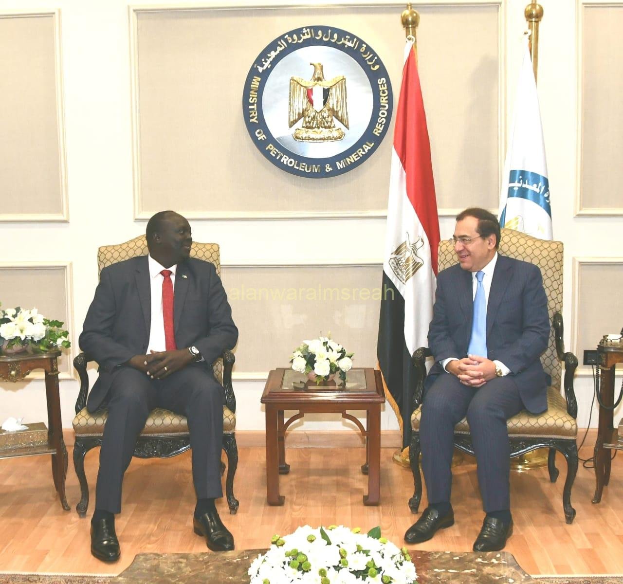وزیر البترول یبحث فرص التعاون مع جنوب السودان