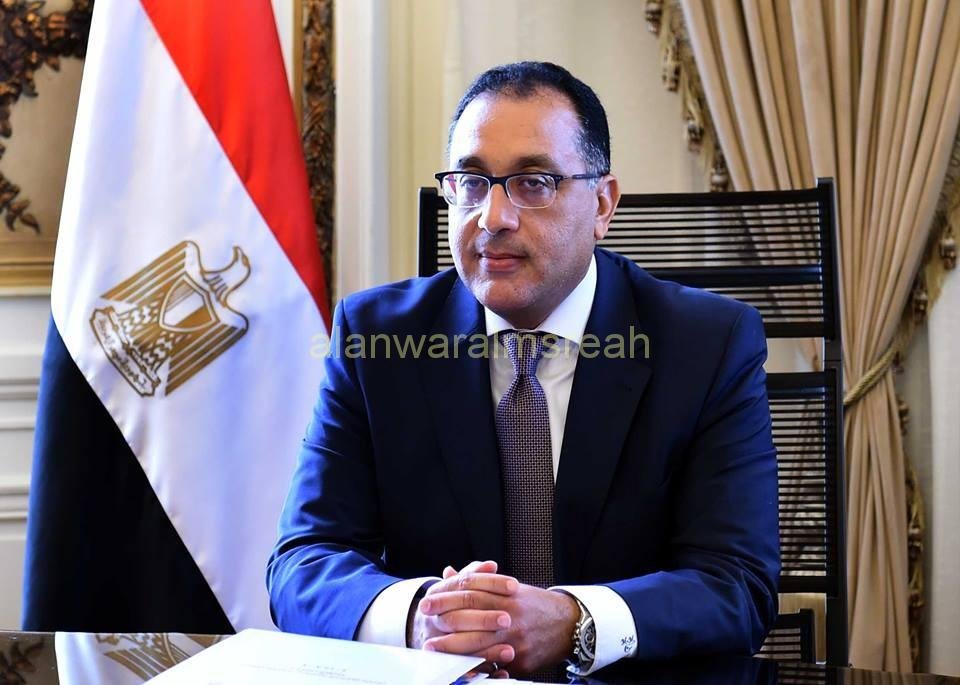 كثفت الحكومة من استعداداتها الاقتصادية، تحسبا لدخول الموجة الثانية من فيروس كورونا التي من المتوقع أن تتفشى من جديد في مصر والعالم مع بداية فصل الشتاء المقبل