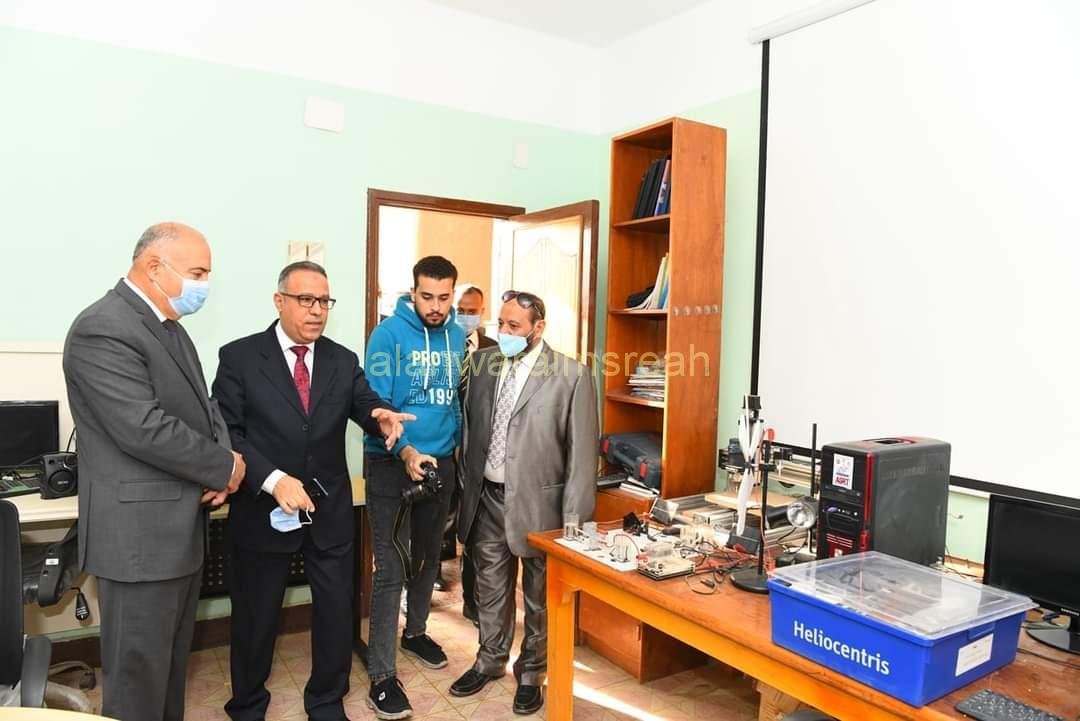محافظ قنا يشهد دورة الاحتضان الأولى لحضانة الأعمال التكنولوجية ( رواق) بكلية الهندسة جامعة الازهر