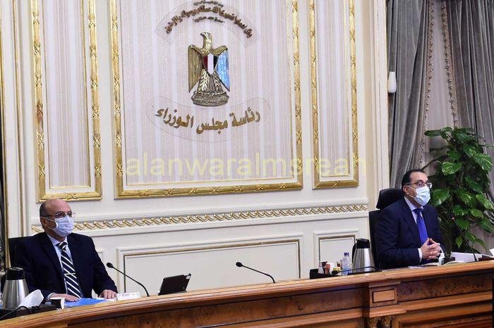 رئيس الوزراء يشهد توقيع عقد إنشاء أكبر مجمع للبتروكيماويات بالسخنة باستثمارات 7,5 مليار دولار