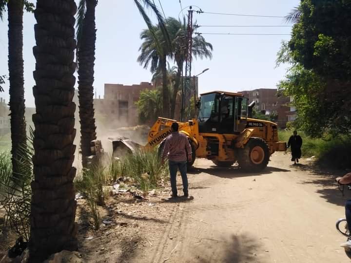 محافظ أسيوط : تنفيذ 37 حالات ازالة لبعض التعديات على الاراضى الزراعية ومخالفات البناء بمراكز الفتح وساحل سليم