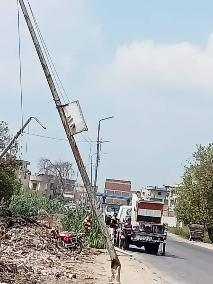 سقوط عامود كهربائى يتسبب فى إصابة فنى صيانة فى طما بسوهاج