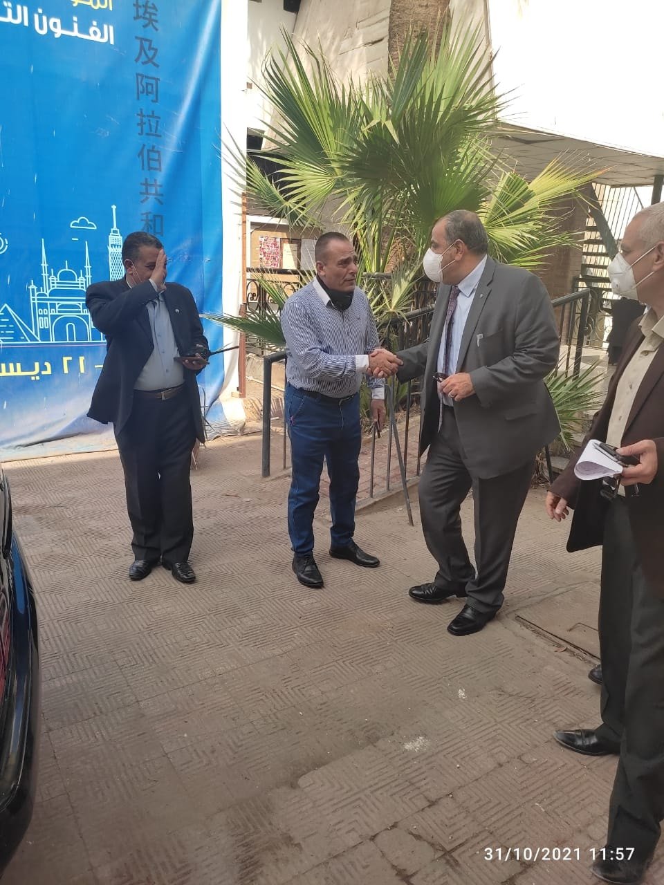 الدكتور ممدوح مهدي يشيد بانتظام العملية التعليمية ويدعو الجميع إلى مواصلة العمل بجامعة حلوان