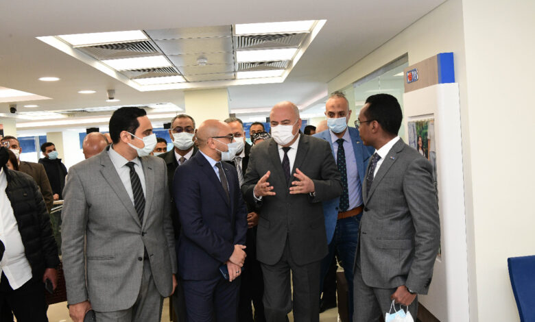 الداودى يفتتح أول فرع للبنك التجارى الدولى CIB بمدينة قنا