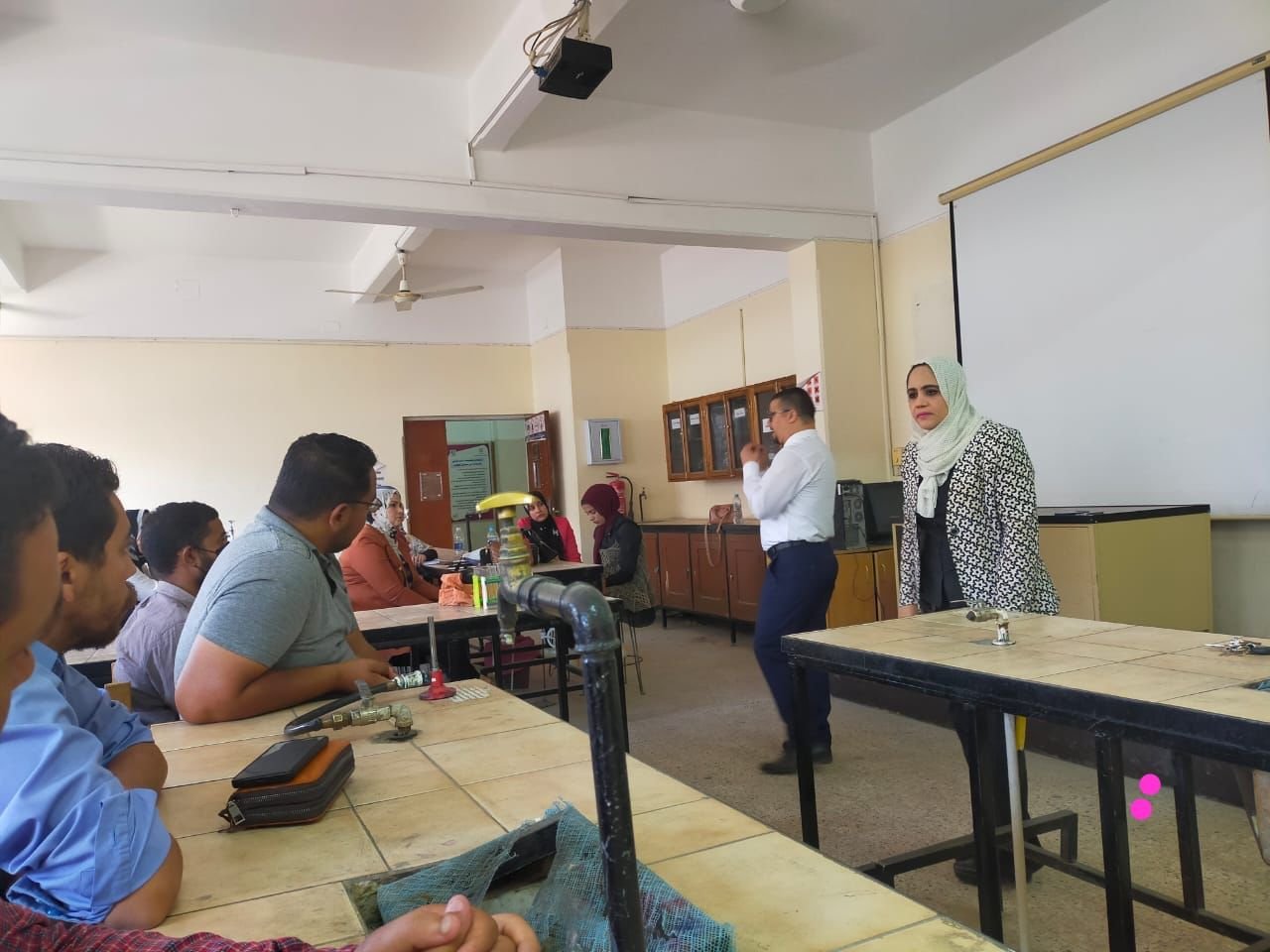*جامعة سوهاج تنظم دورة تدريبية عن المفاهيم الأساسية في سلامة الغذاء*