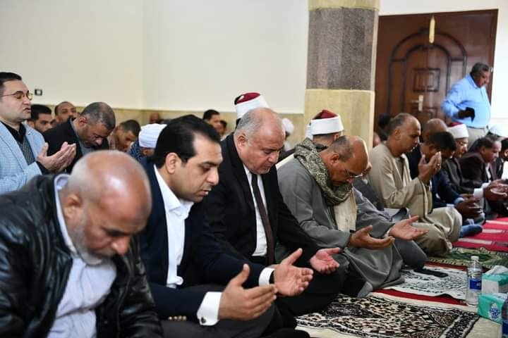 بتكلفة تزيد عن مليون جنيه.. محافظ قنا يفتتح المسجد العتيق بنجع حمادى
