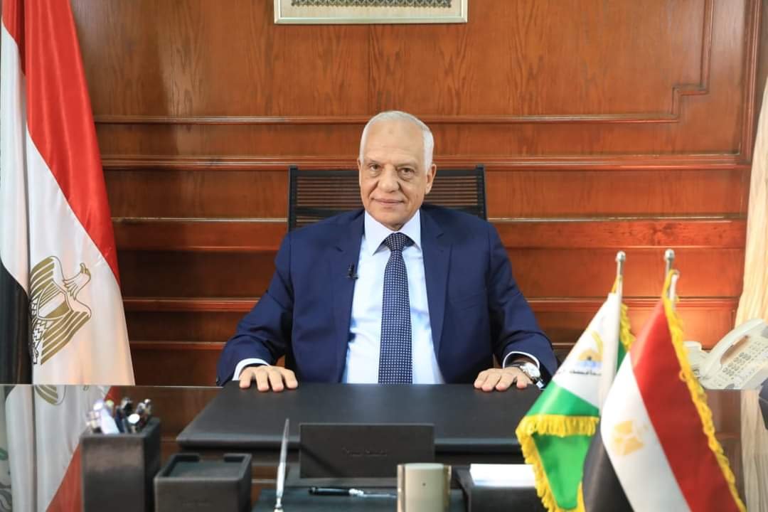 المحافظ يشدد علي إجراء الصيانات الدورية للمعدات والتنسيق مع الكهرباء للتأكد من كفاءة ابواب غرف وأكشاك الكهرباء 