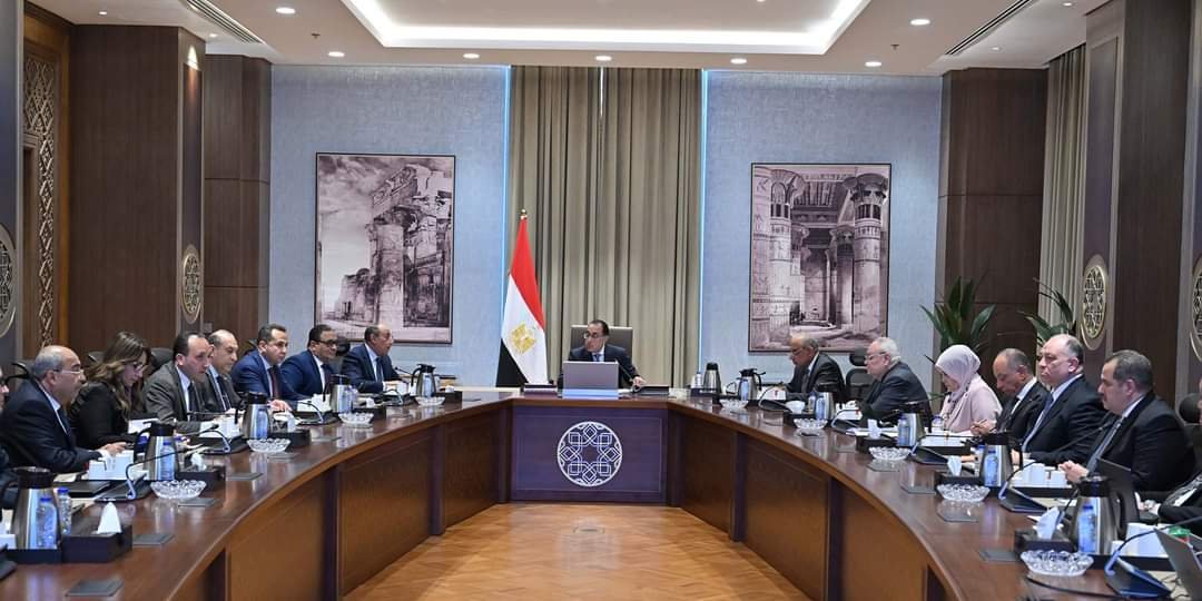 مدبولي يؤكد ضرورة الاستعانة بشركات القطاع الخاص في إدارة وتشغيل المطارات لتحسين الخدمات وزيادة الإيرادات