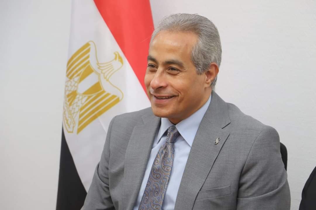 وزارة العمل: الخميس المُقبل إجازة للعاملين بالقطاع الخاص بمناسبة ذكرى ثورة 25 يناير وعيد الشرطة