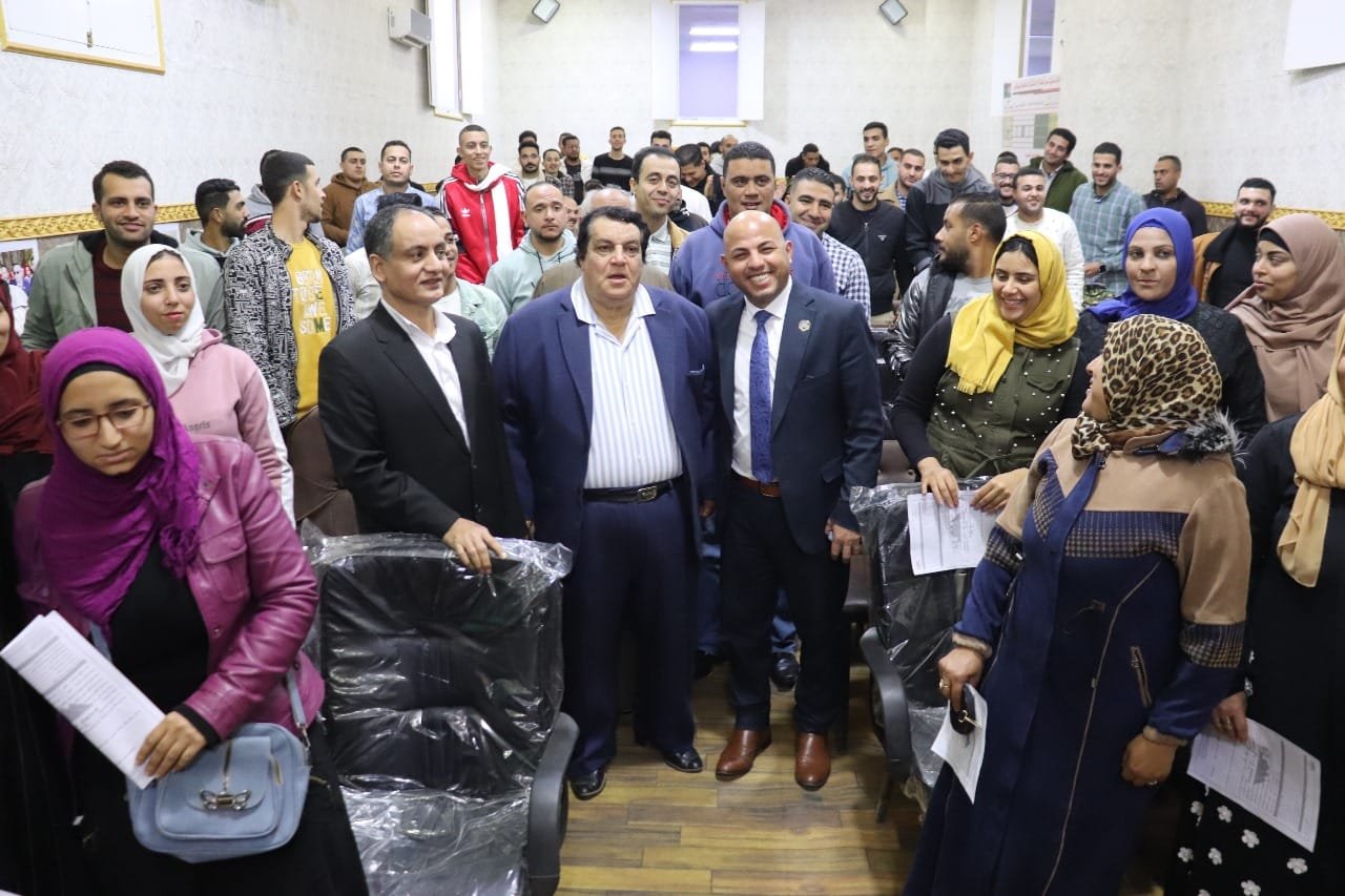 ملتقي توظيفي لمجمع عمال مصر وإقبال كبير من الشباب