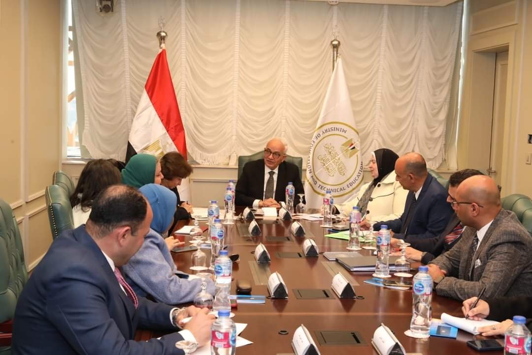وزير التعليم يبحث مع الدكتورة نيفين عثمان تعزيز سبل التعاون لحماية الطفل ودعم حقوقه