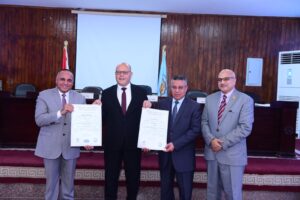 رئيس جامعة سوهاج يكرم الكليات والإدارات المركزية الحاصلة على شهادتي الأيزو العالمية