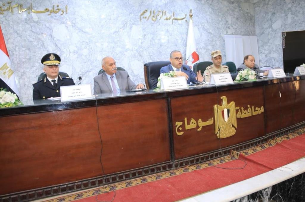 محافظ سوهاج يترأس الاجتماع التحضيري لتنفيذ التدريب العملي المشترك لمواجهة الأزمات والكوارث " صقر 128 "