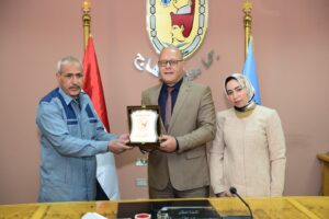 انسانيه النعمائى وتعويض الله