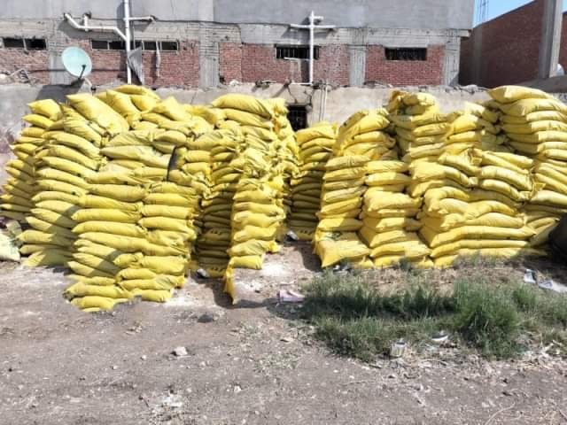 ضبط 5 طن سماد مجهول المصدر خلال حملات رقابية على الأنشطة التجارية بالشرقيه