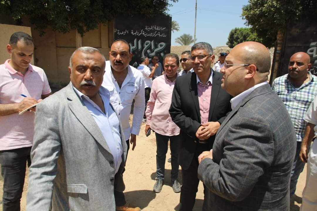 محافظ الجيزة يتفقد الوحدة المحلية بابو رواش بكرداسة للوقوف علي انتظام العمل وكفاءة المعدات