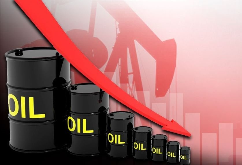 أسعار النفط تنخفض 2%.. وخام برنت تحت 80 دولارًا