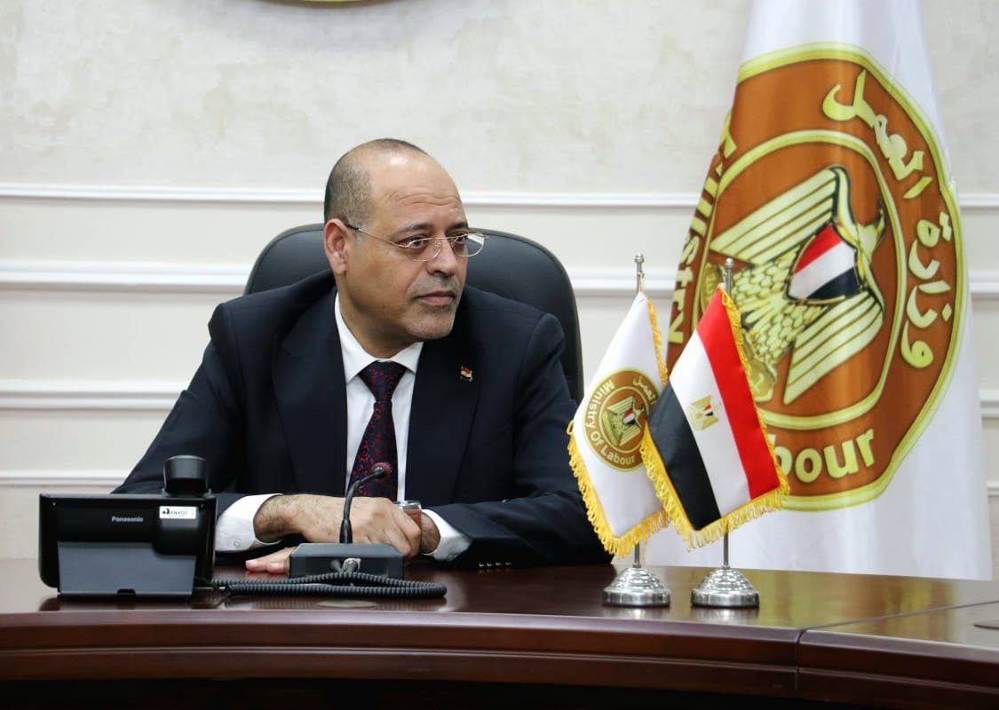 تنفيذًا لتوجيهات وزير العمل إلى المكاتب الخارجية مكتب التمثيل العمالي بالرياض يُنظم ورشة لتوعية العمال بالحقوق والواجبات