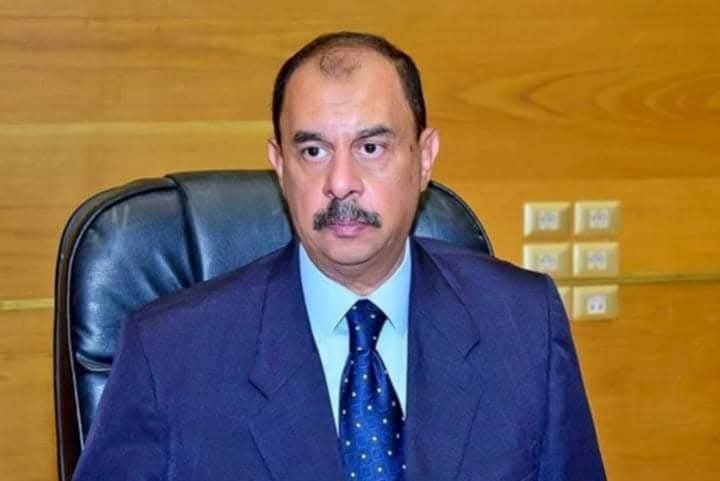 محافظ سوهاج يحيل واقعة المخالفات التى شابت مناقصة توريد كاميرات مراقبة لصالح مديرية التربية والتعليم إلى النيابة العامة والإدارية للتحقيق