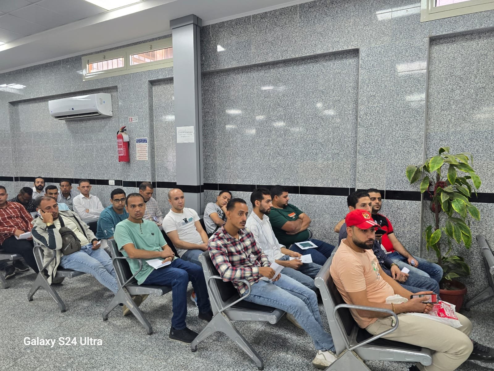 الراتب 500 دولار شهريًا..  وزير العمل يعلن : بدء الإختبارات للمُتقدمين على فرص عمل بمهنة “عمال مخبوزات” بشركة لبنانية
