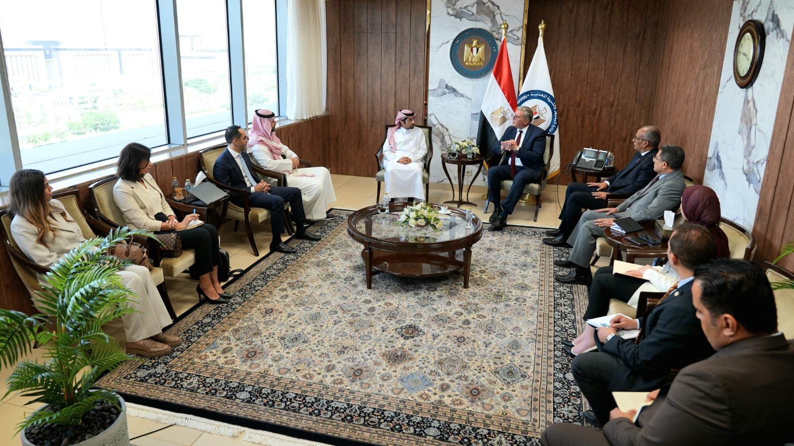 وزير البترول يبحث دعم الاستثمارات السعودية في صناعات البتروكيماويات والأسمدة بمصر