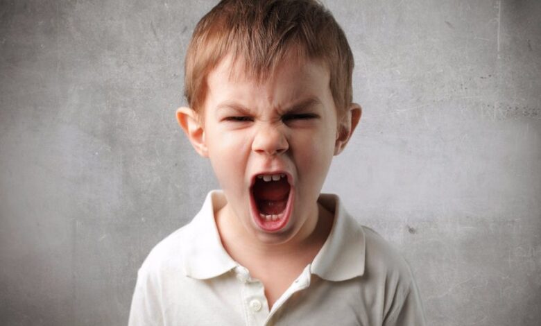 5 خطوات فعّالة للتعامل مع نوبات غضب الأطفال