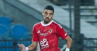 الأهلي يدرس رحيل طاهر محمد طاهر الصيف المقبل
