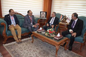 محافظ سوهاج يستقبل النقيب العام لأطباء مصر