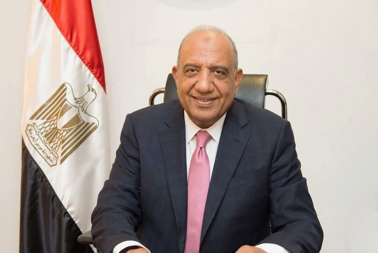 وزير الكهرباء والطاقة المتجددة يتابع عمل لجان المرور الميدانى والمتابعة والتفتيش على مراكز الخدمة والشحن والتحكم الآلي وورديات إعادة التيار التابعة لشركات توزيع الكهرباء خلال اجازة عيد الاضحى المبارك